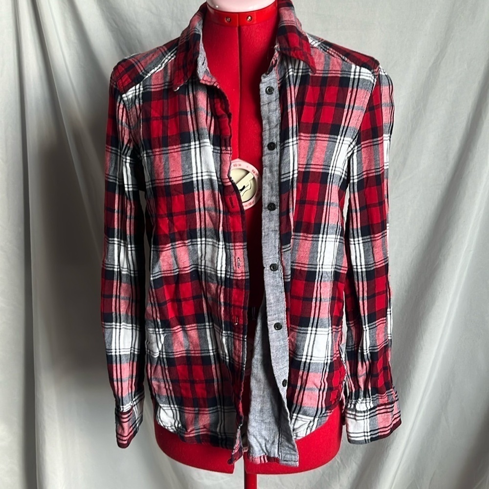 Joe Fresh Red Black White Plaid Long Sleeve Button-Up Shirt